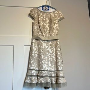 Tadashi Shoji beige and off white floral print dress with belt Sz 6